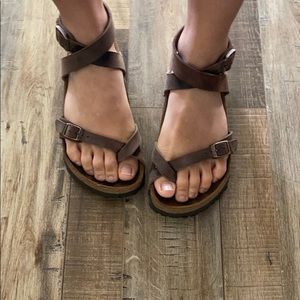 birkenstock sandals with ankle strap and toe loop